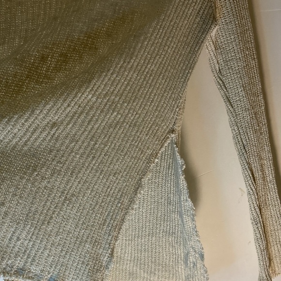 Sweet Claire size small women’s sweater - Picture 7 of 9